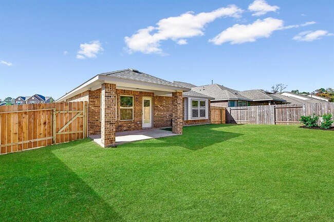 Building Photo - 23818 Willow Haven Dr