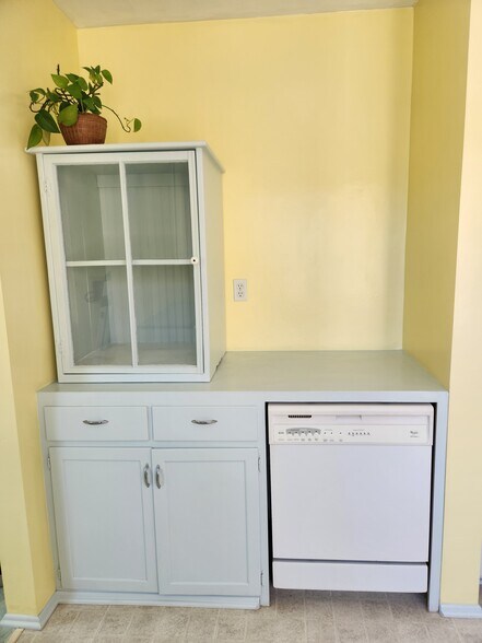 Dishwasher - 1107 Florida St