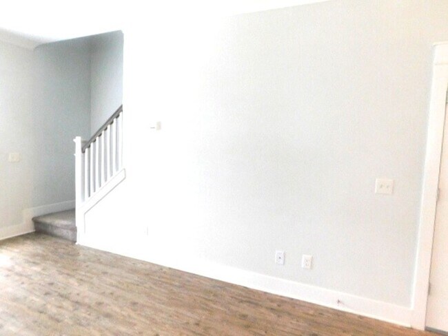 Building Photo - 16 Circlewood Dr