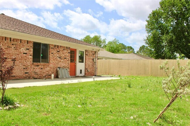 Building Photo - 22538 Market Square Ln