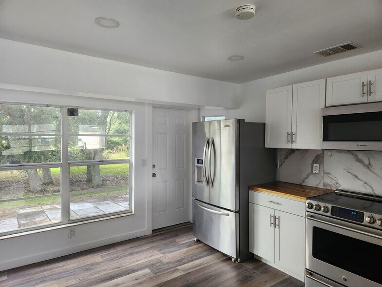 Building Photo - Cozy 2BR 1BA house in Buckingham Area RECENTLY REDUCED!