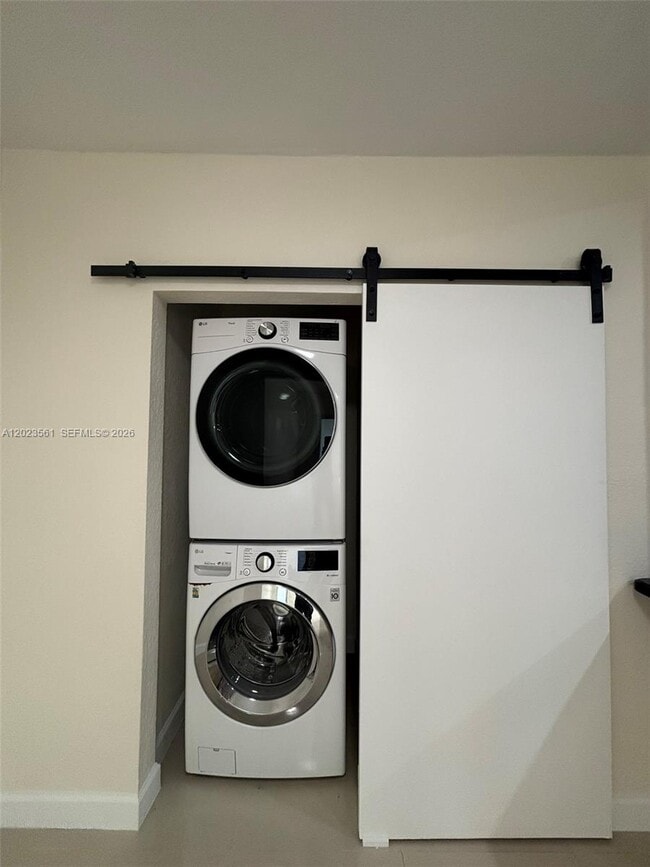 Building Photo - 1648 SW 13th St