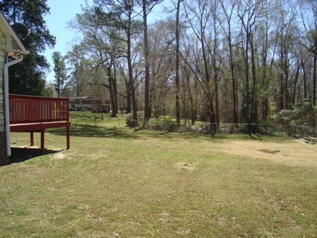 Building Photo - Charming Three Bedroom home available in Phenix City Al!