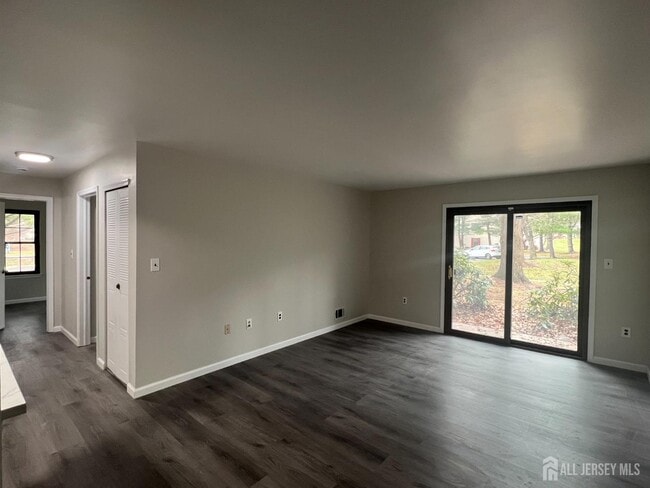 Building Photo - 20 Crabapple Ln