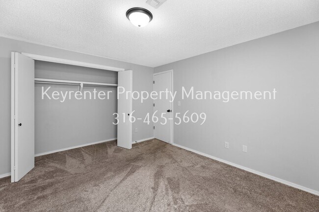 Building Photo - 1610 Summerwood St