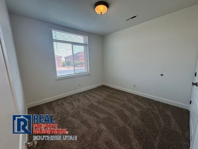Building Photo - Copper Canyon 3 Bedroom Home