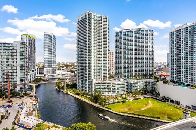 Building Photo - 92 SW 3rd St