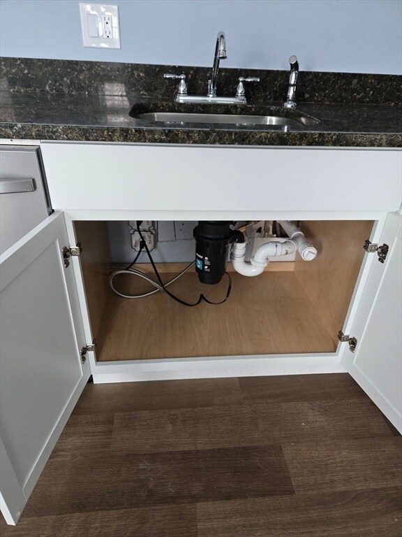 Building Photo - 715 River St