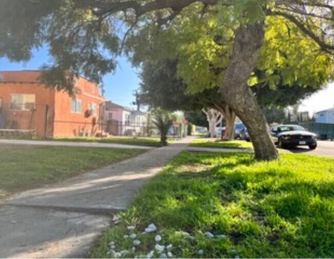 Primary Photo - 2212 Clyde Ave