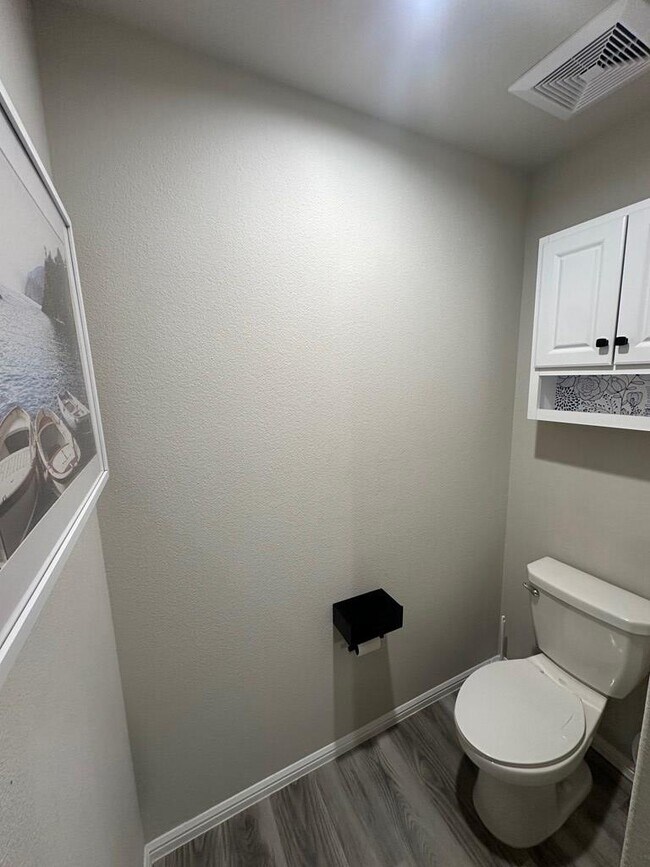 Building Photo - 6212 Oracle Dr