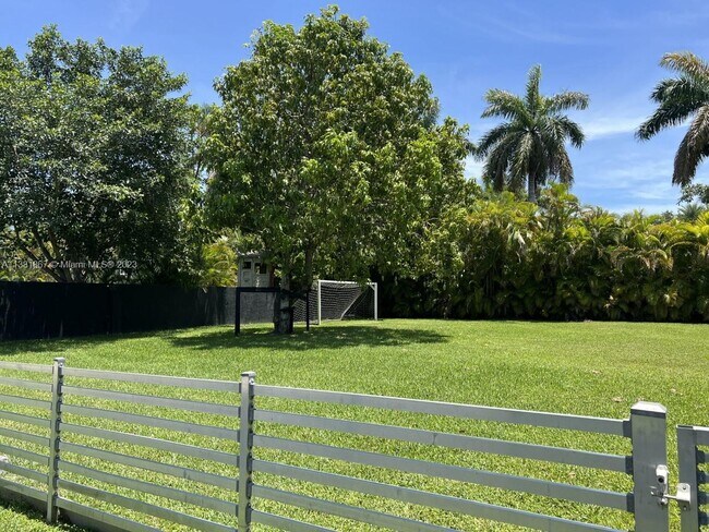 Building Photo - 7720 SW 147th Terrace