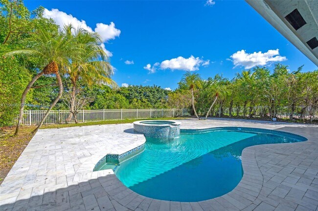 Building Photo - 425 SW 198th Terrace