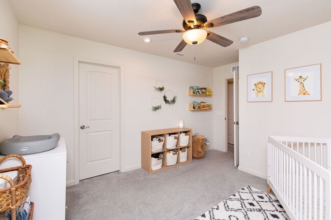 Building Photo - 6787 Oakcrest Dr