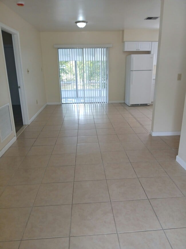 Building Photo - 7401 Paso Robles Blvd