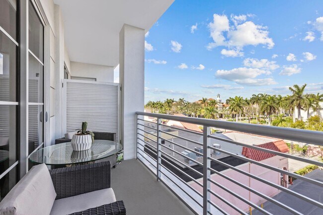 Building Photo - 155 E Boca Raton Rd