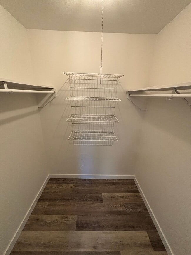 Building Photo - 536 Normandy Ln