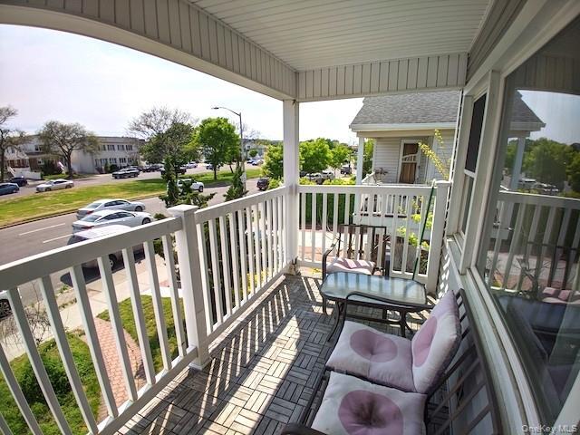 Building Photo - 469 E Park Ave