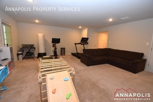 Building Photo - 1379 Hawthorn Dr