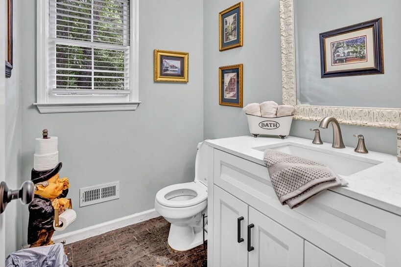 Half bath on first floor - 4250 Edgewater Ct NW