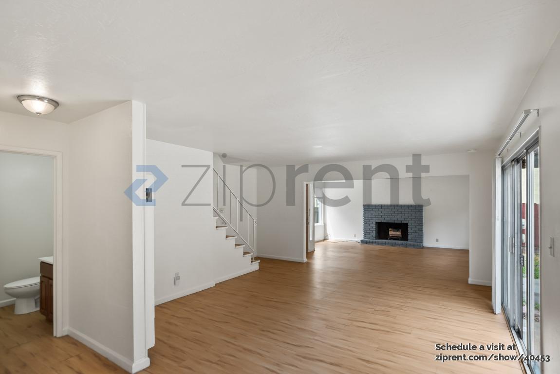 Building Photo - 3160 Birmingham Dr
