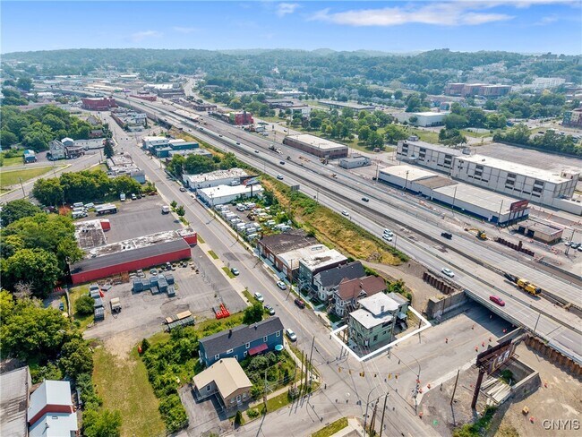 Building Photo - 600 Burnet Ave