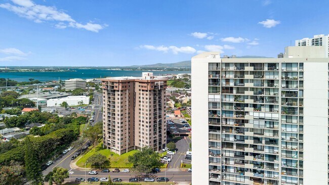 Building Photo - Beautiful 1 Bedroom Condo