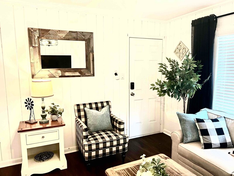 Building Photo - 301 E Lafayette St