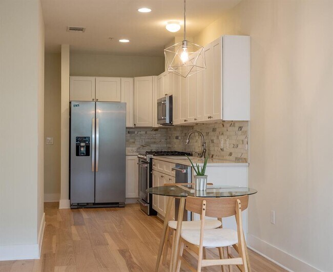 Building Photo - 908 Nueces St