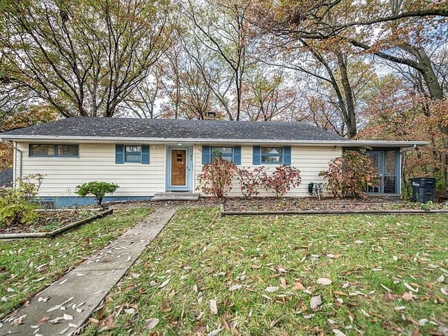 Primary Photo - Marvelous 4 Bed 2.5 Bath House In Quarry H...