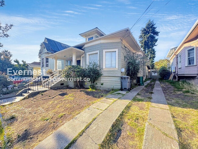 Building Photo - 714 60th St