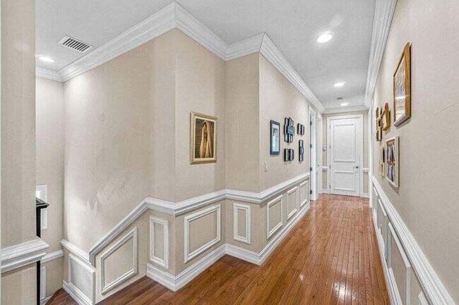 Building Photo - 3117 Florida Blvd