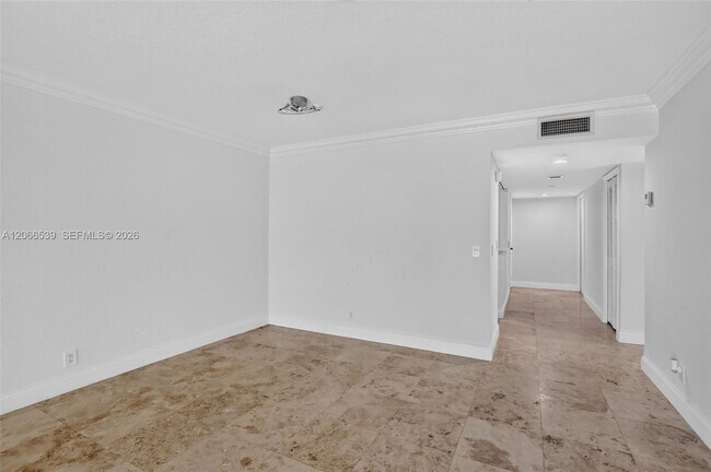 Building Photo - 359 Lakeview Dr