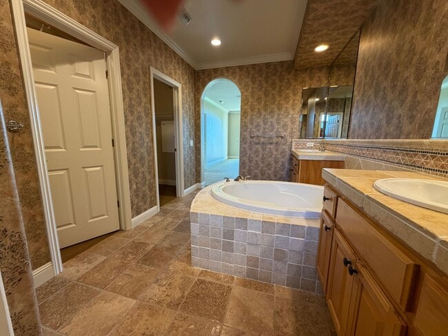 Building Photo - 1014 Gamay Dr