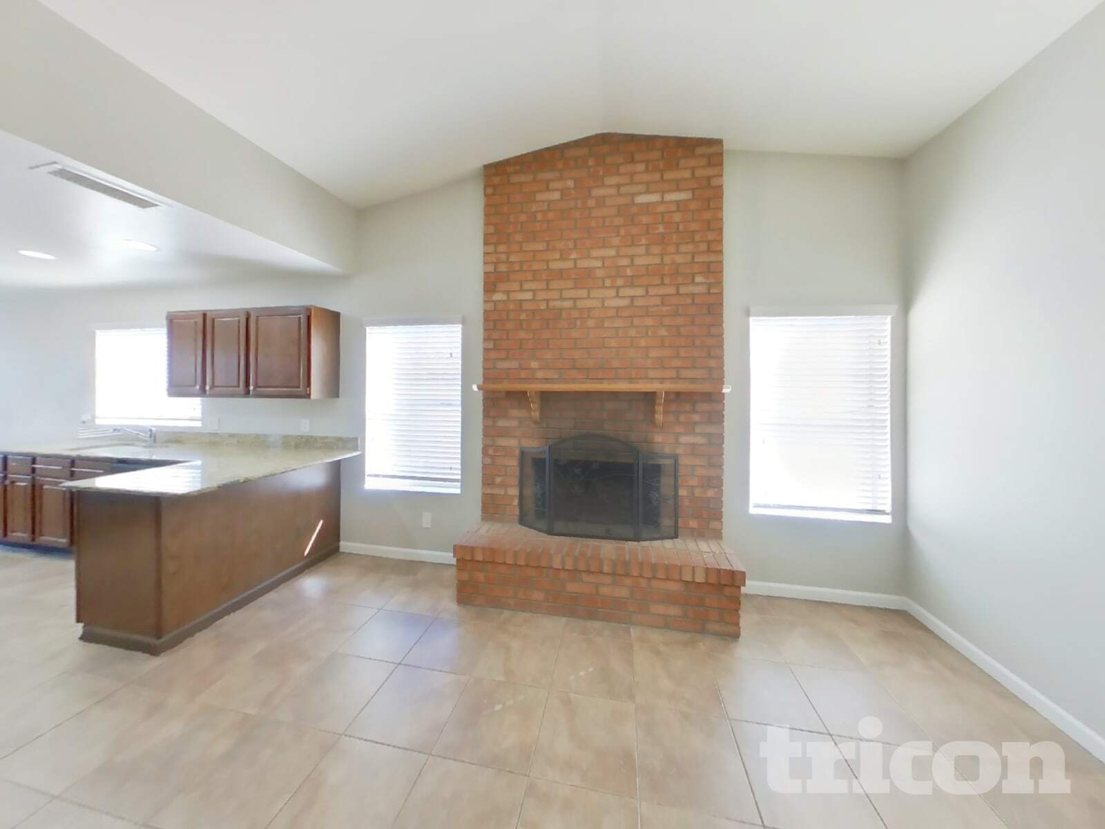 Building Photo - 10044 W Highland Ave