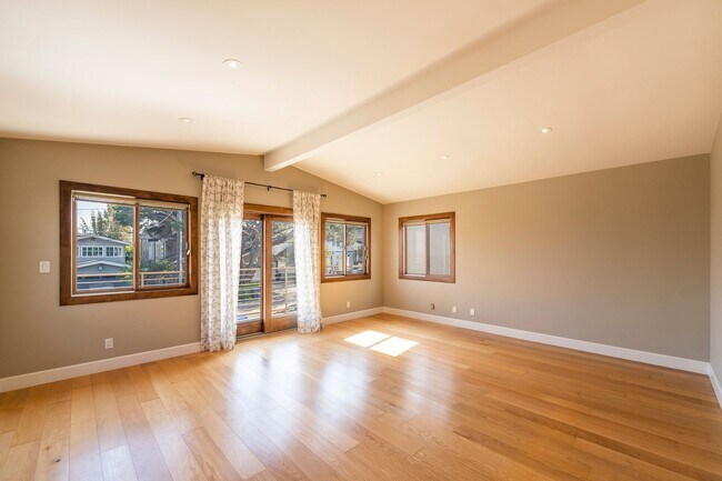Building Photo - Beautiful Manhattan Beach Rental Home!