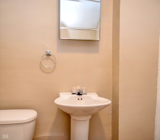 Building Photo - 1247 Wright St