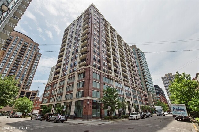 Primary Photo - 451 W Huron St
