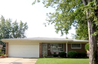 Building Photo - 2928 Belcher Dr