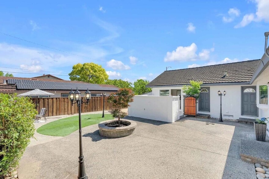 Building Photo - 6332 McAbee Rd