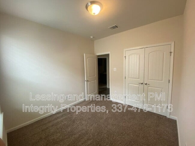 Building Photo - 121 Rue Viansa