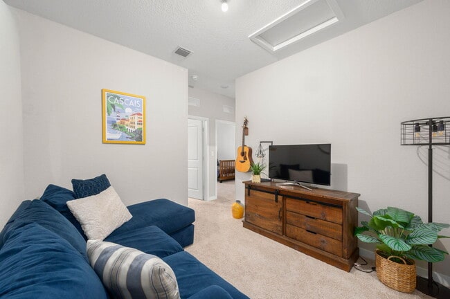 Building Photo - 8813 Via Mar Rosso