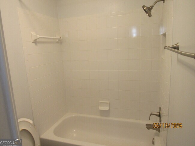 Building Photo - 115 Sutton Ct