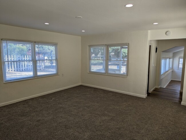Building Photo - 2221 Suncrest Blvd