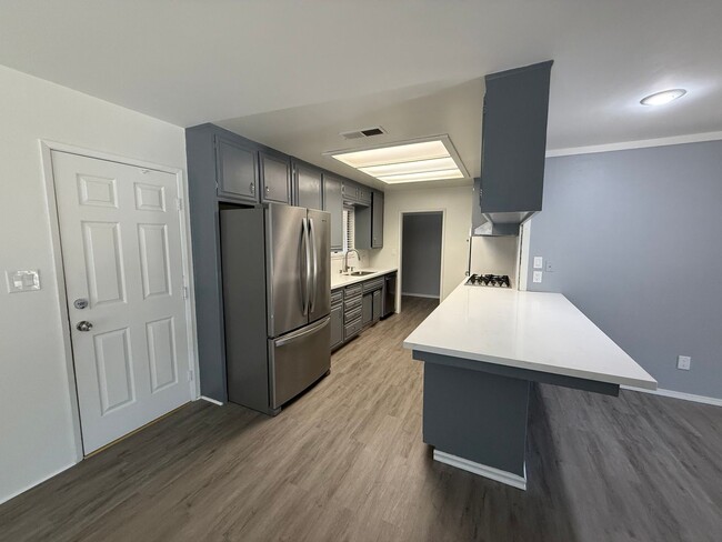Building Photo - 3 Bedroom in the Northwest
