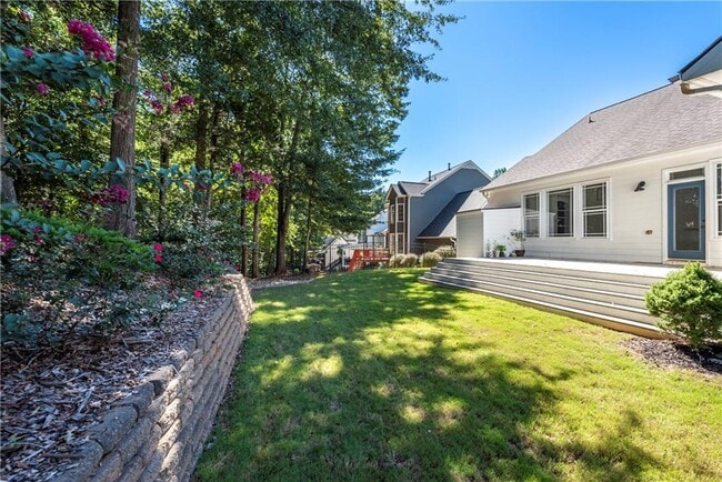 Building Photo - 5707 Community Ln