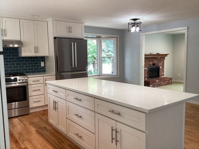 Building Photo - Charming Mukilteo Rambler in a Prime Location