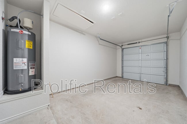 Building Photo - 117 Leon Ln