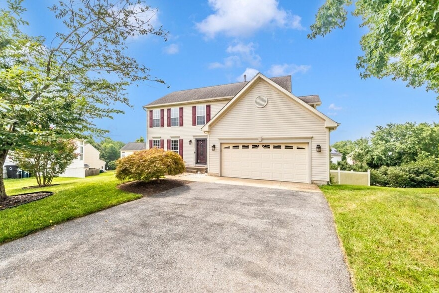 Primary Photo - 8403 Black Willow Ct