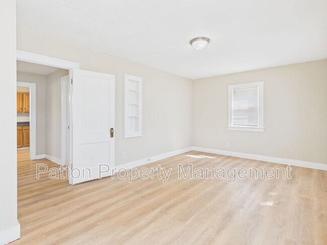 Building Photo - 3411 S Polk St