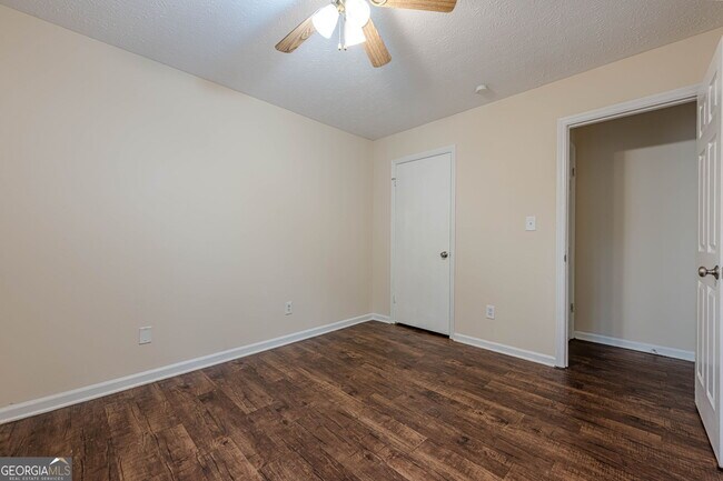 Building Photo - 3256 Brisbane Way